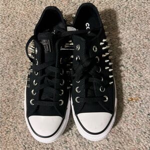 NWT Converse Chuck Taylor Spiked All Star Low Top Black Women’s 8 (Uni-Sex)